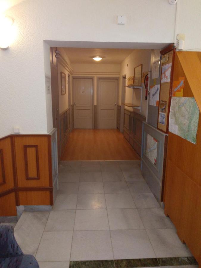 Francoise Szálló Balatonlelle Esterno foto