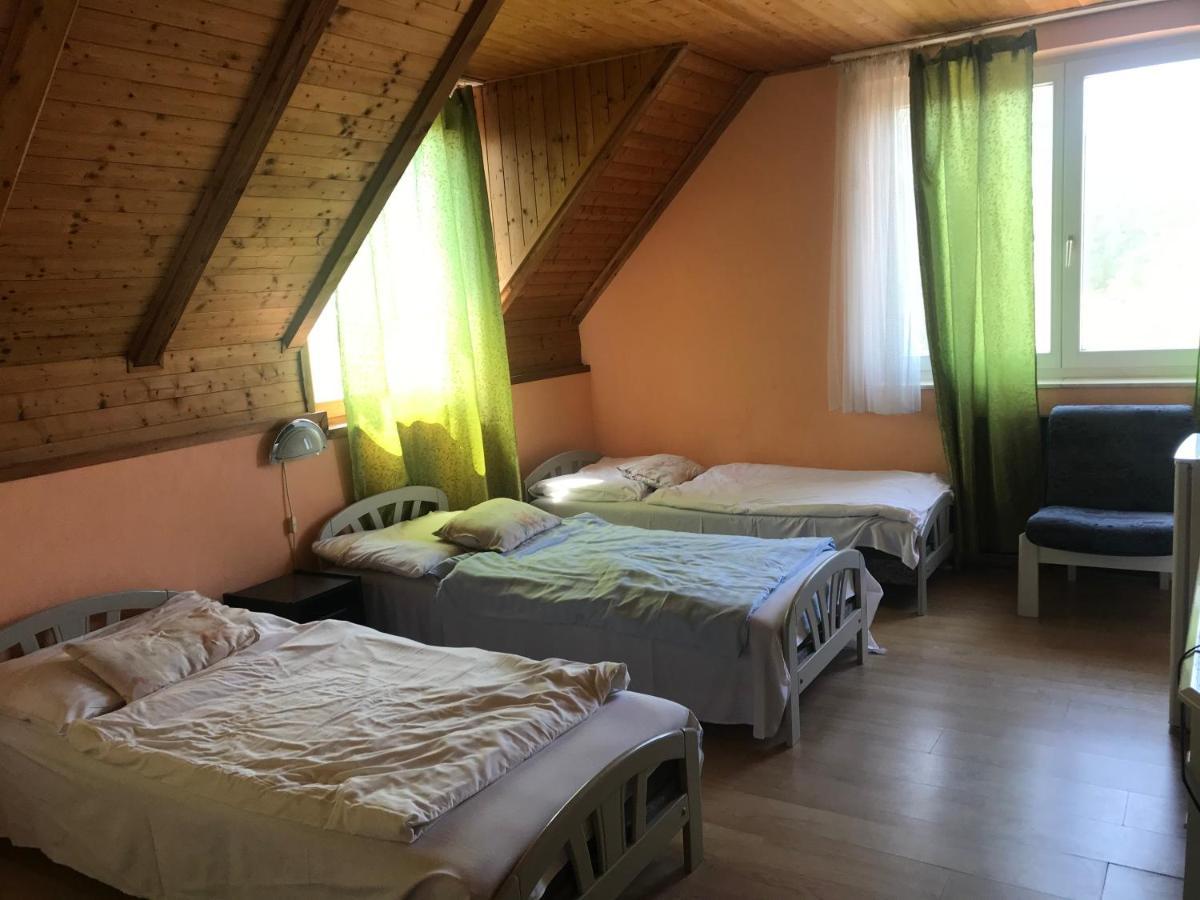 Francoise Szálló Balatonlelle Esterno foto